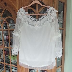 Elegant White Lace Women's Top